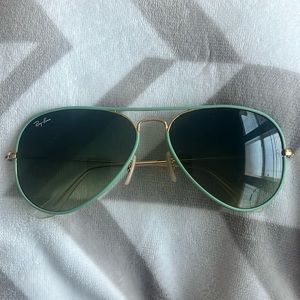 Aviator Ray Ban Sunglasses - green frame
